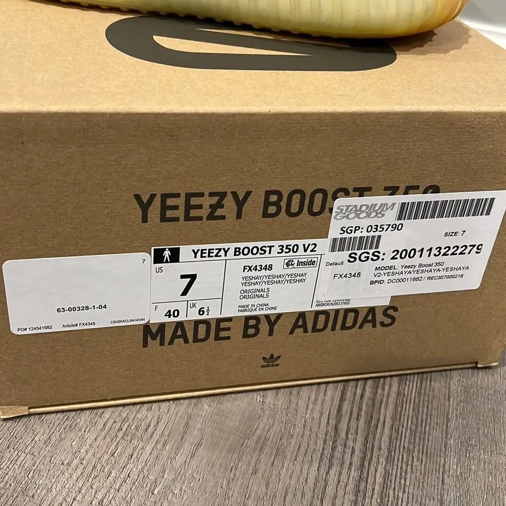 Adidas Yeezy Boost 350 V2 Static Colorway Men’s Size 7 Athletic Shoes Sneakers